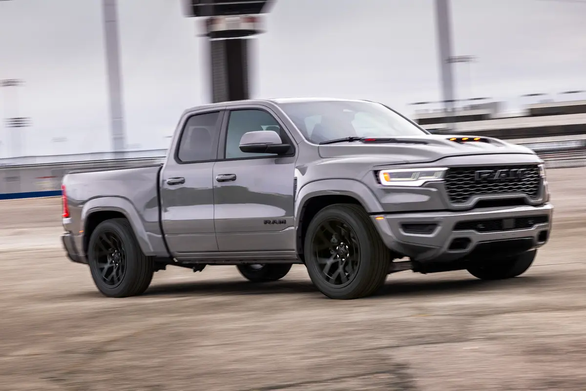 ram 1500 rumble bee 5 7 2027 exterior oem 05 jpg