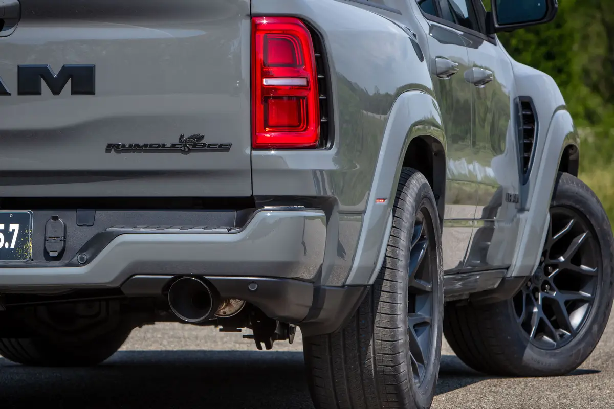 ram 1500 rumble bee 5 7 2027 exterior oem 08 jpg
