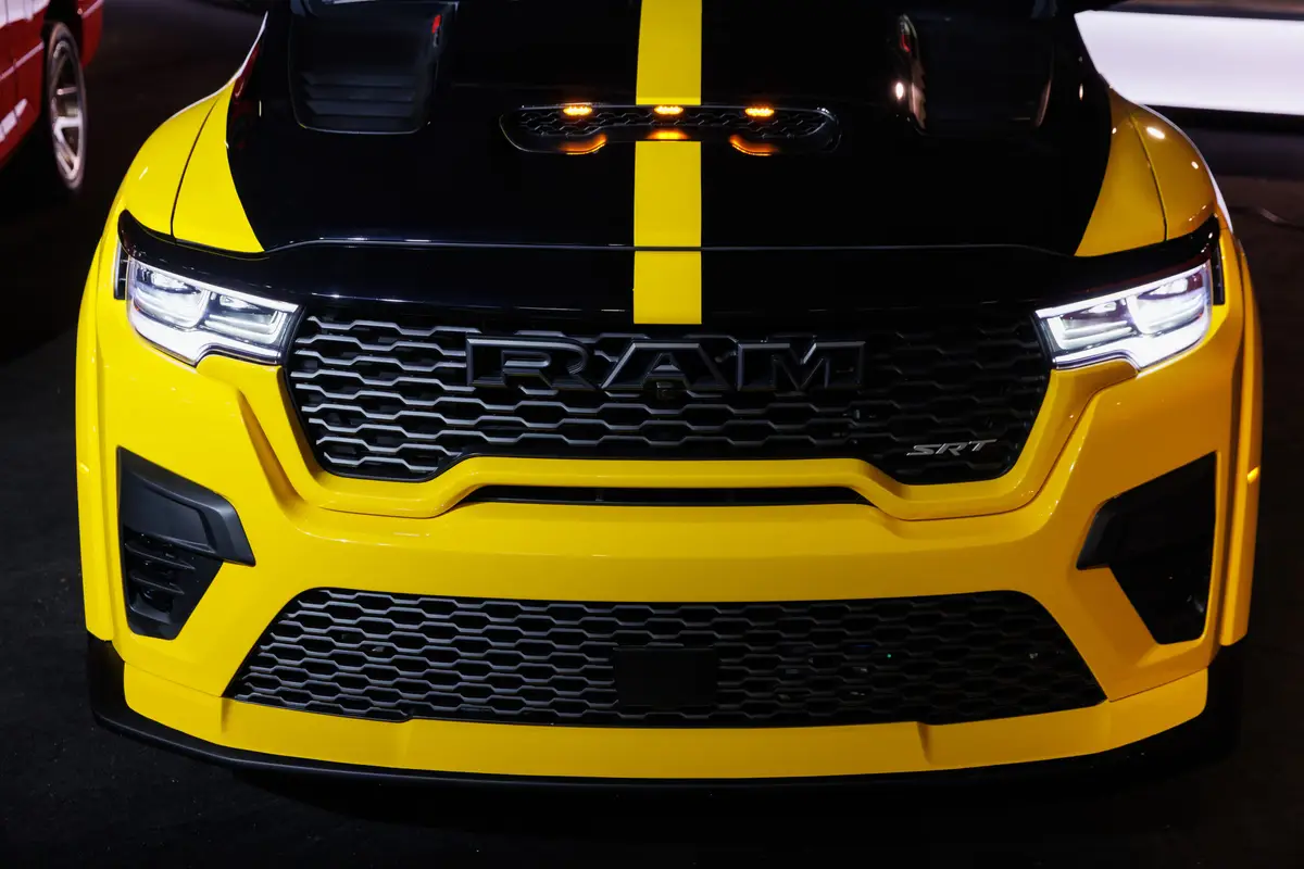 ram 1500 rumble bee srt 2027 03 exterior front scaled jpg