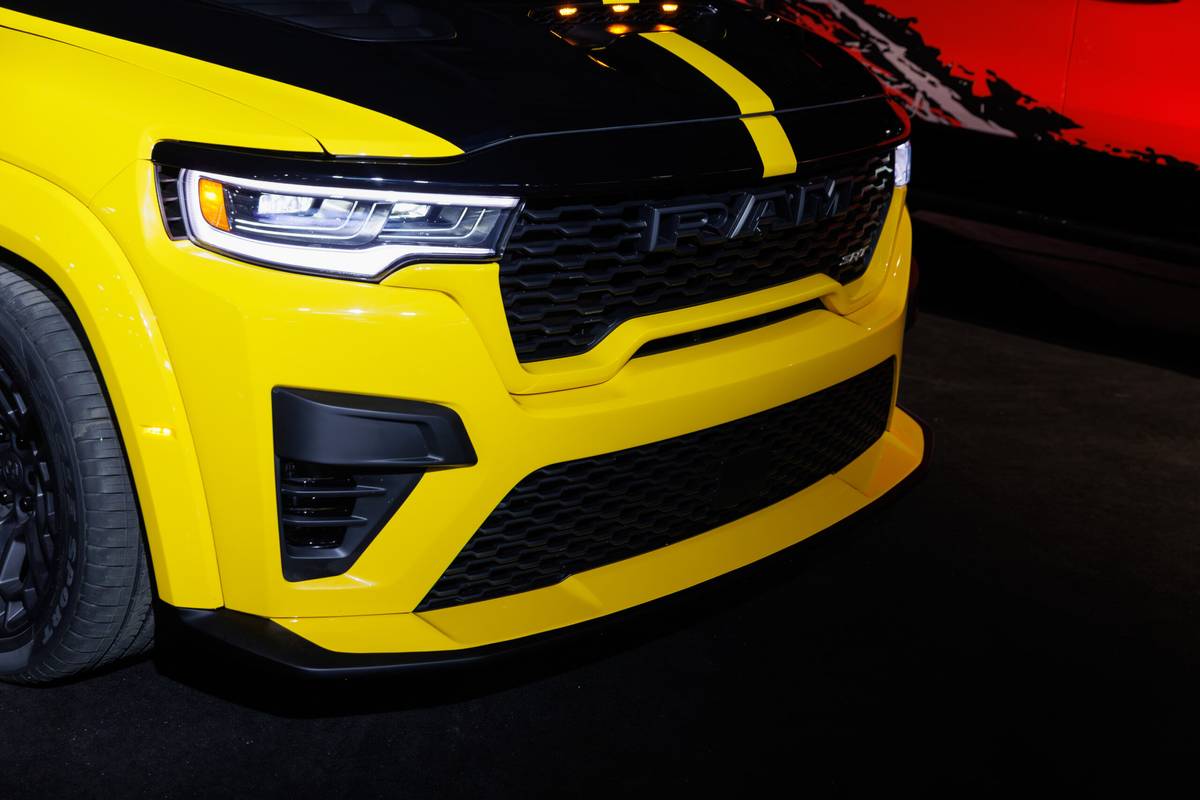 ram 1500 rumble bee srt 2027 06 exterior headlight scaled jpg