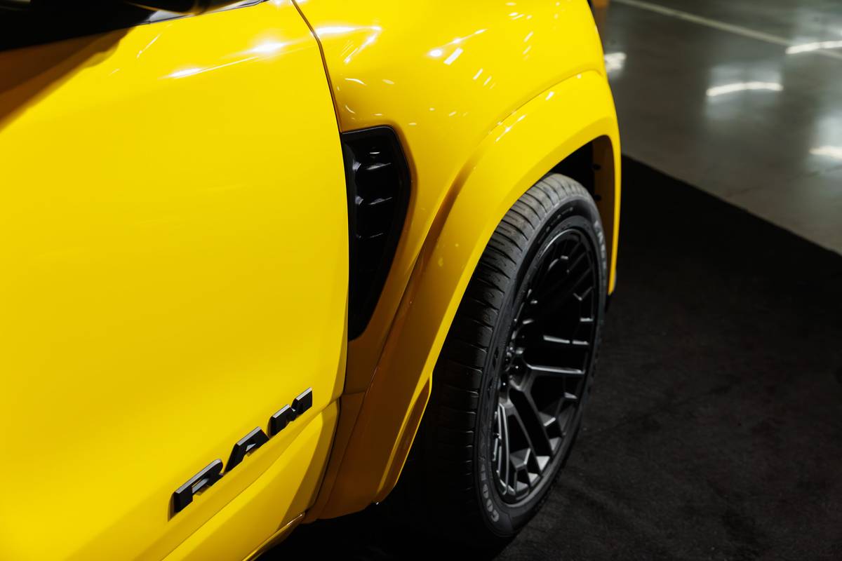 ram 1500 rumble bee srt 2027 10 exterior wheel scaled jpg