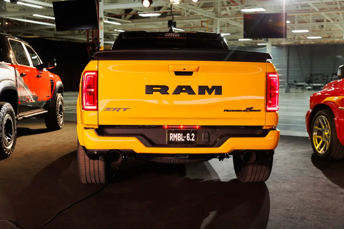 ram 1500 rumble bee srt 2027 13 exterior rear scaled jpg