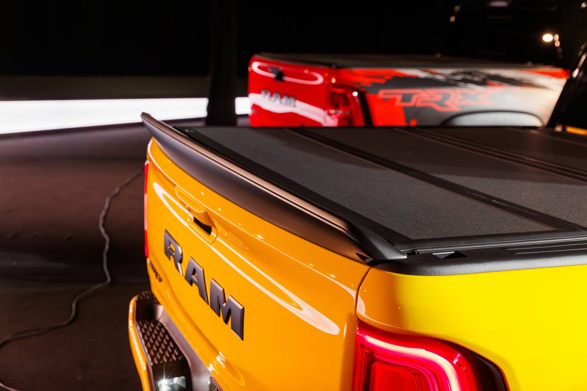 ram 1500 rumble bee srt 2027 14 exterior rear scaled jpg