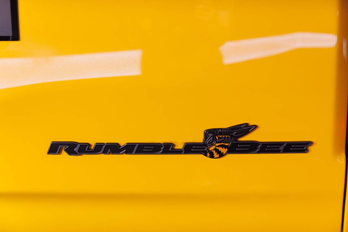 ram 1500 rumble bee srt 2027 17 exterior rear badge scaled jpg