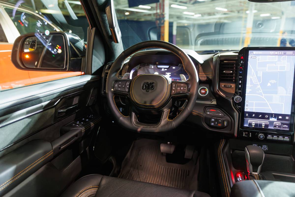 ram 1500 rumble bee srt 2027 19 interior front row scaled jpg