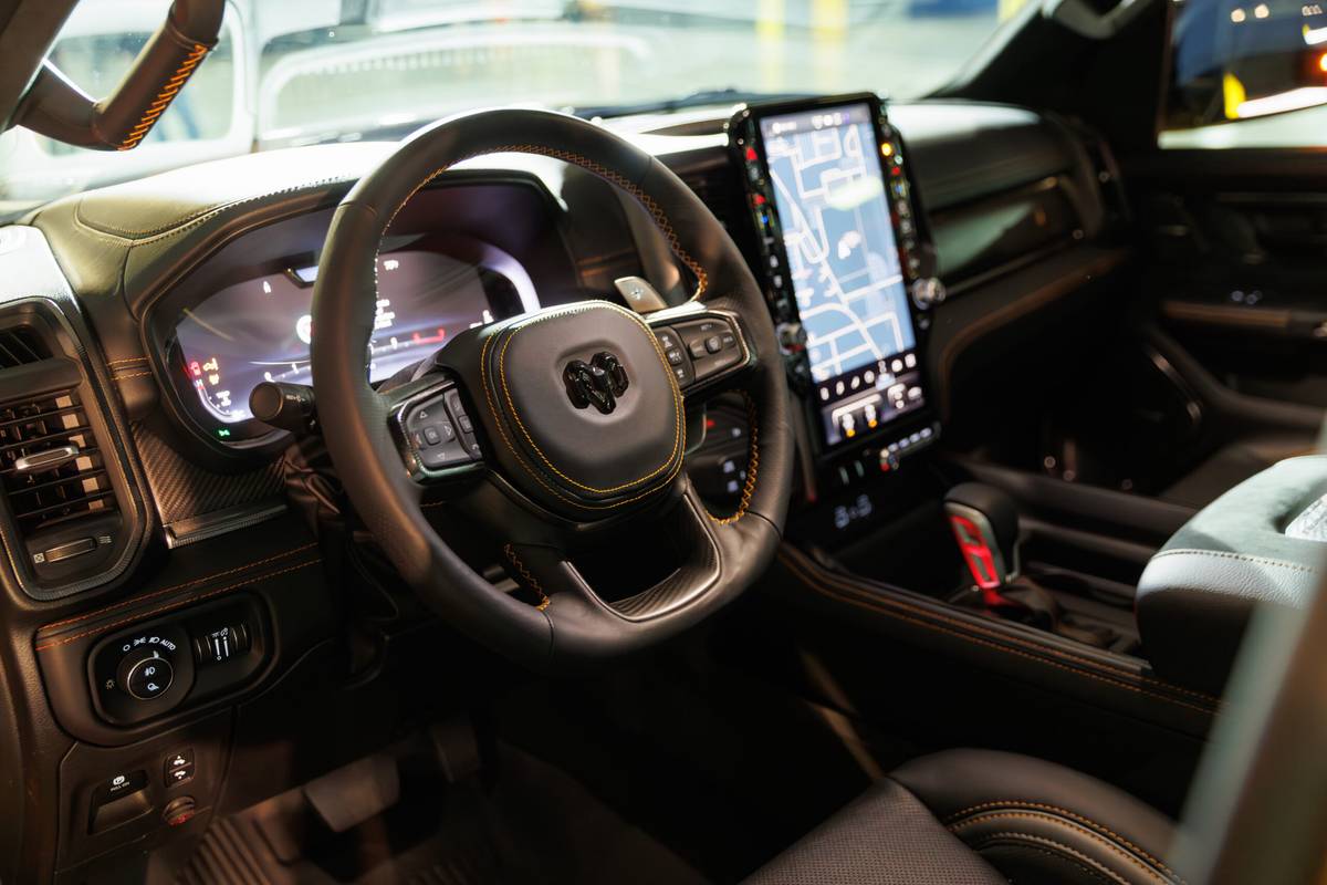 ram 1500 rumble bee srt 2027 20 interior front row scaled jpg