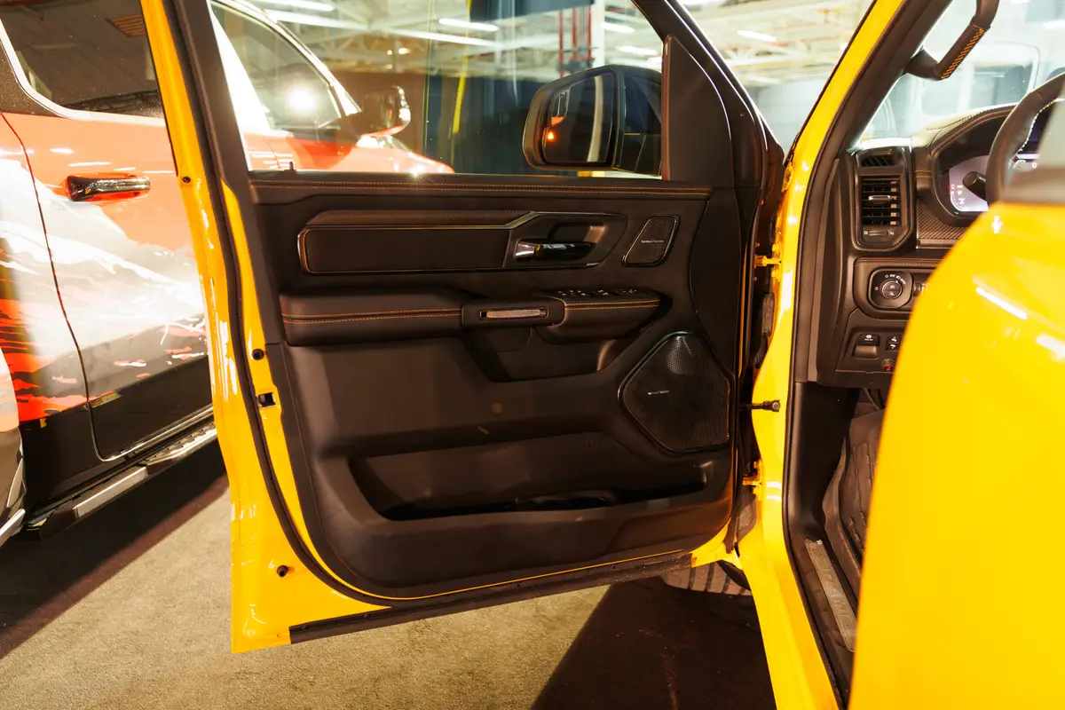 ram 1500 rumble bee srt 2027 27 interior door scaled jpg