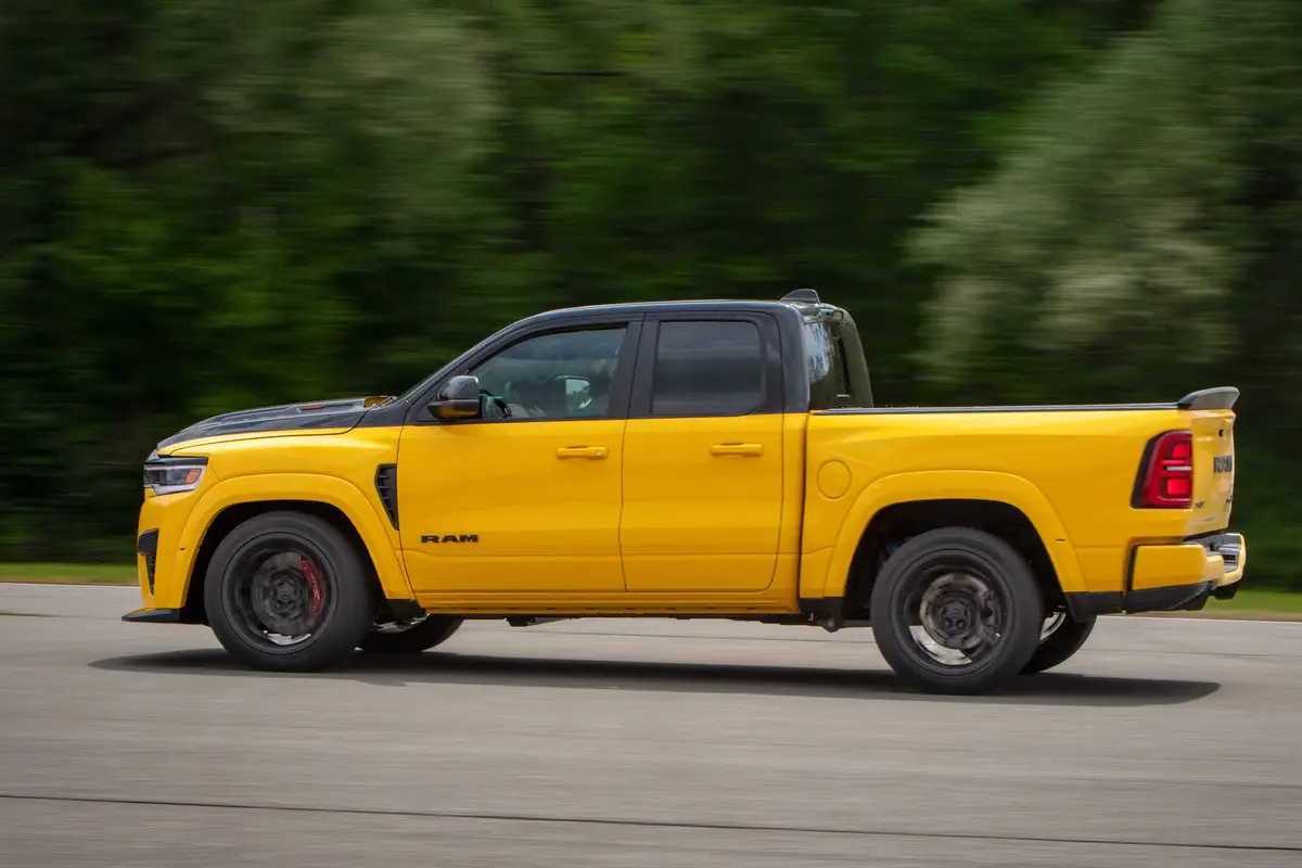 ram 1500 rumble bee srt 2027 exterior oem 32 jpg