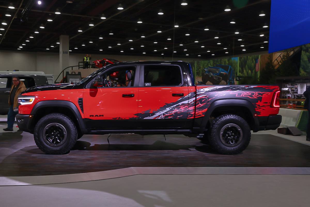 ram 1500 srt trx 2027 08 exterior profile jpg