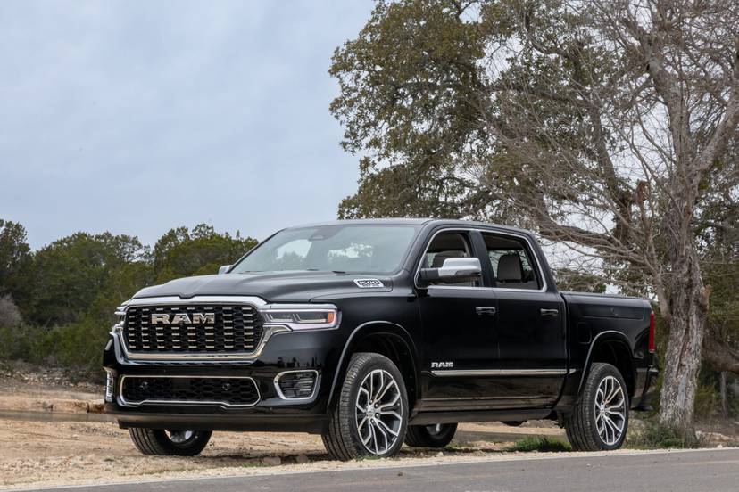 ram-1500-tungsten-2025-04-exterior-front-angle