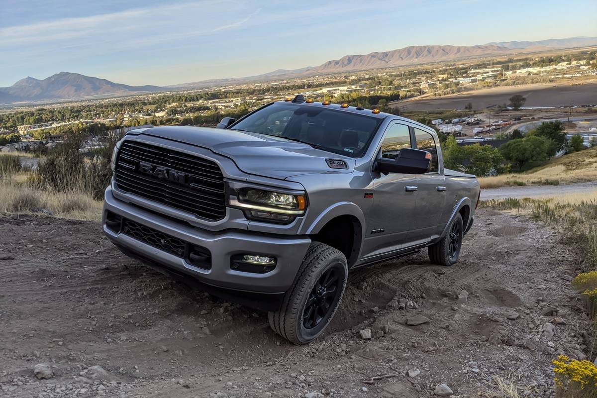 ram-2500-hd-2020-01-angle-exterior-front-silver