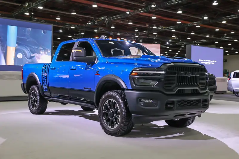 ram-2500-power-wagon-2027-01-exterior-front-angle