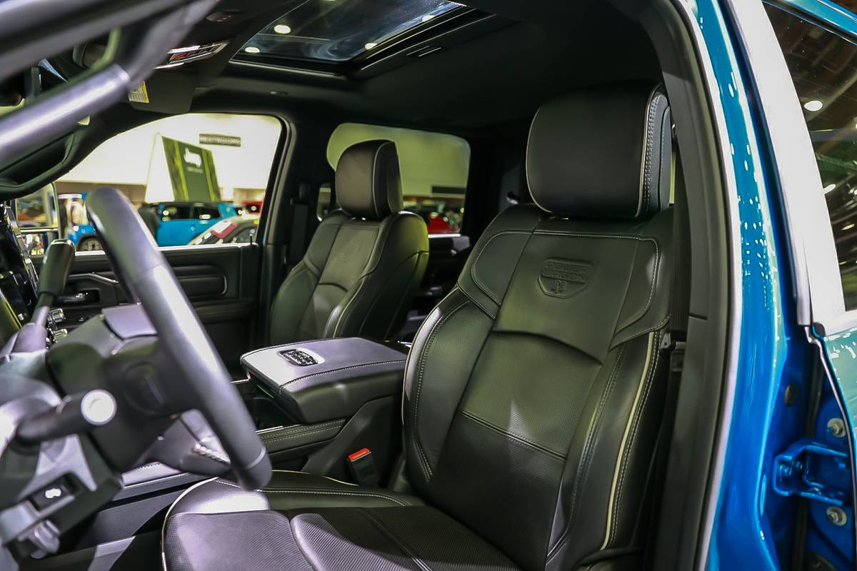 ram 2500 power wagon 2027 18 interior front row jpg