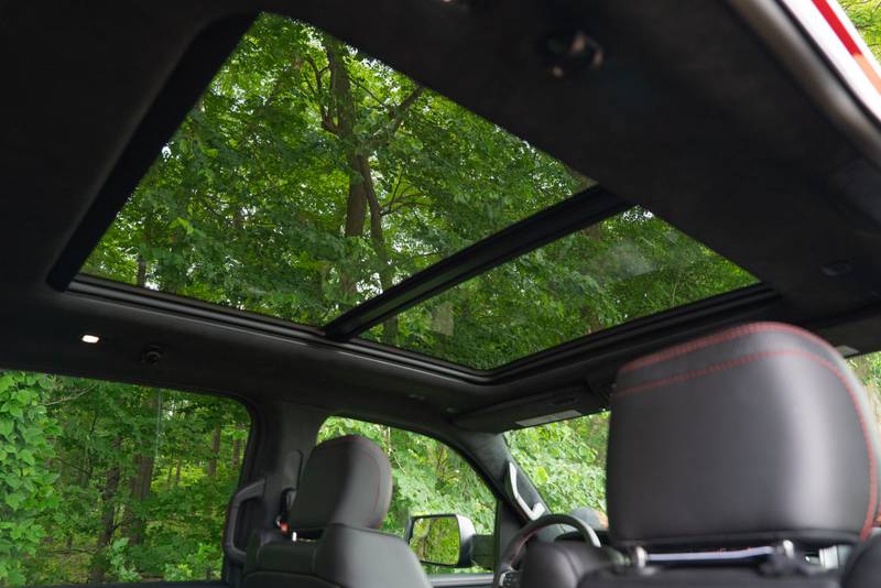 ram-trx-2027-32-interior-panoramic-moonroof