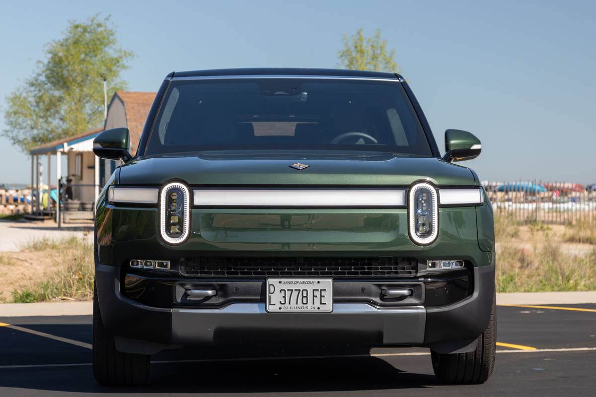 Is the 2024 Rivian R1S Worth Almost $30,000 More Than Our 2024 Kia EV9 ...