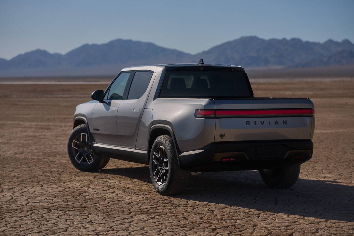 rivian r1t 2027 exterior oem 01 scaled jpg