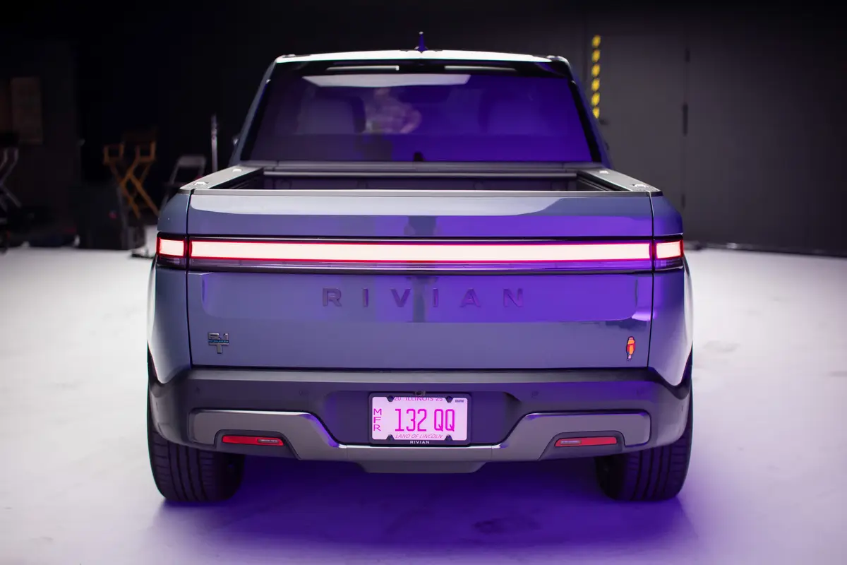 2025 Rivian R1T