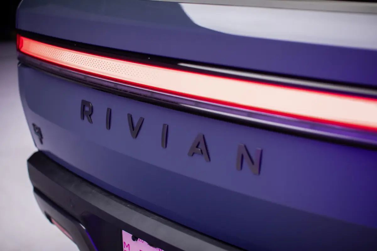 2025 Rivian R1T
