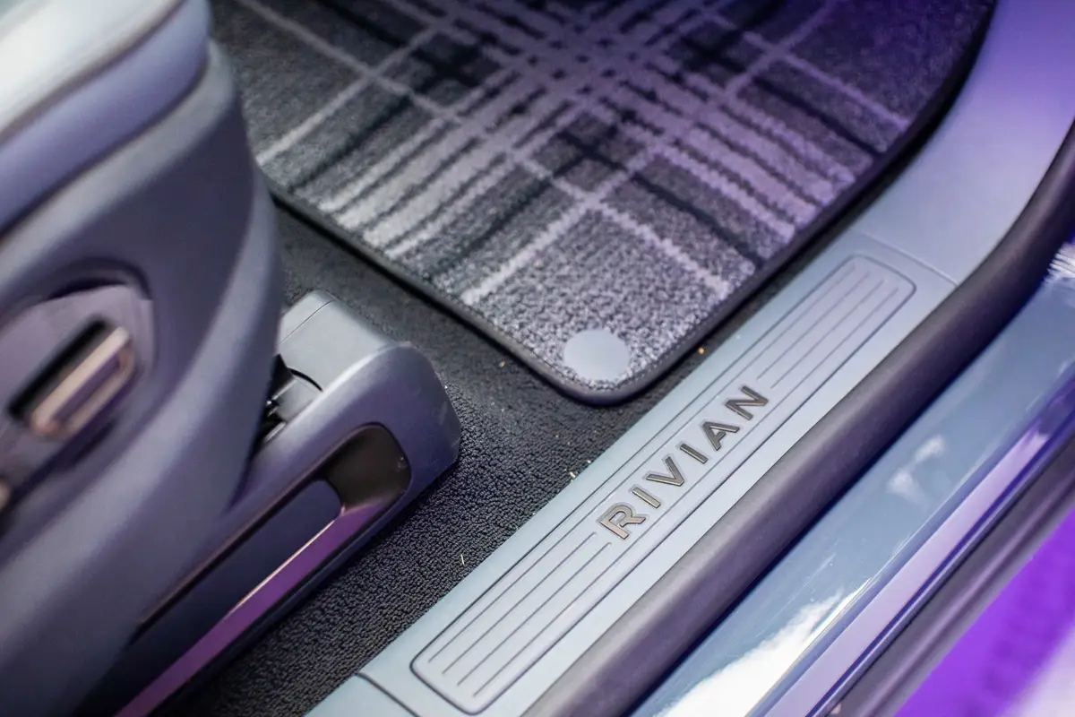 2025 Rivian R1T