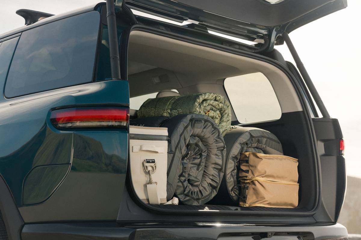 rivian r2 2027 interior oem 26 jpg