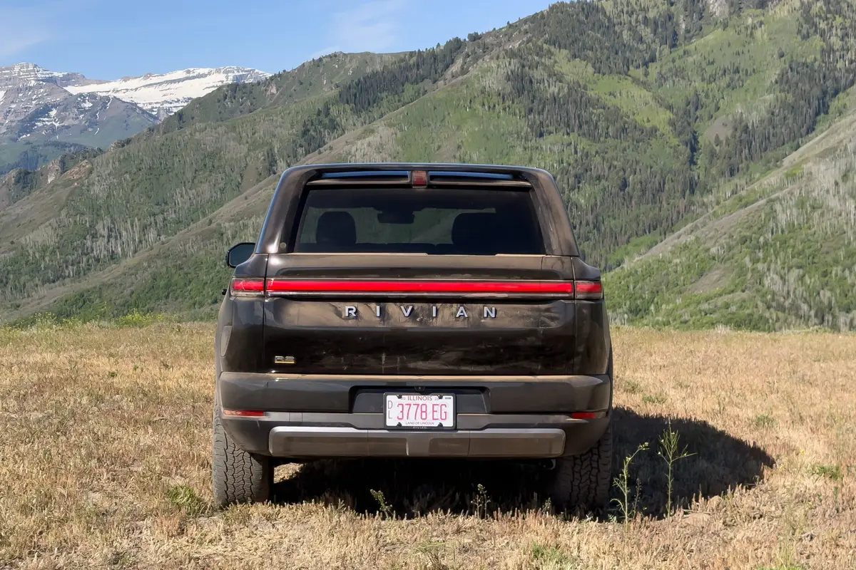 rivian r2 performance launch edition 2027 05 exterior rear scaled jpg