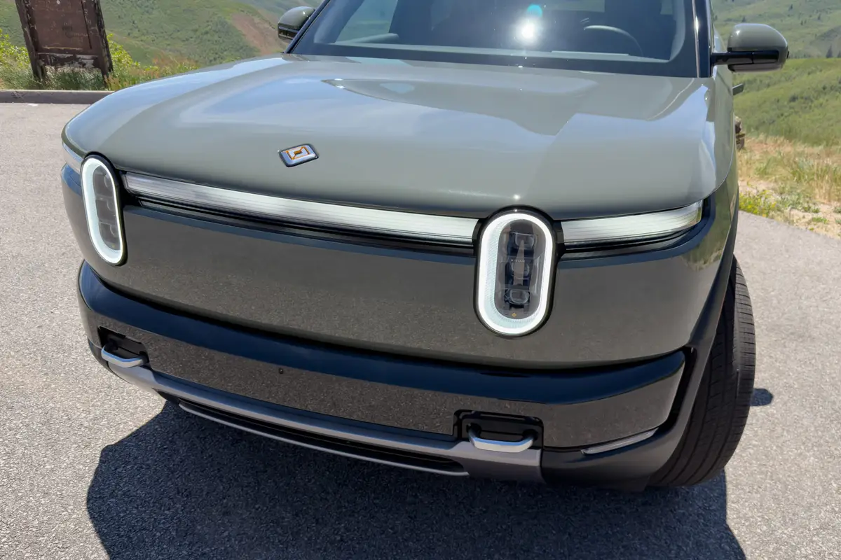rivian r2 performance launch edition 2027 09 exterior front scaled jpg