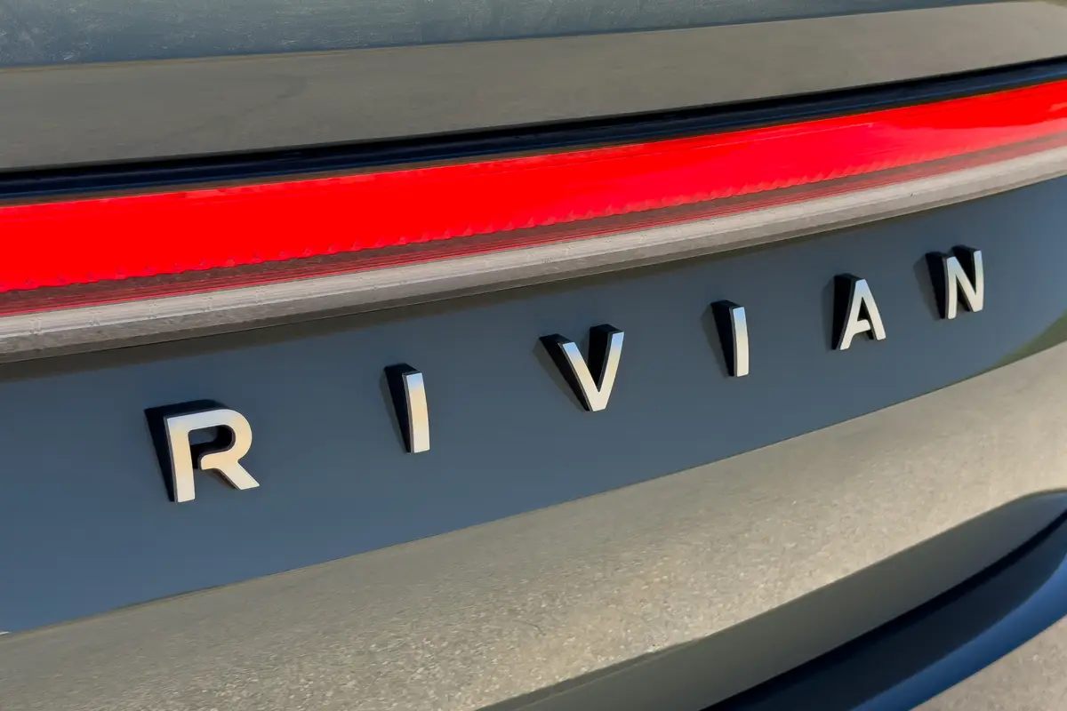 rivian r2 performance launch edition 2027 16 exterior rear badge scaled jpg