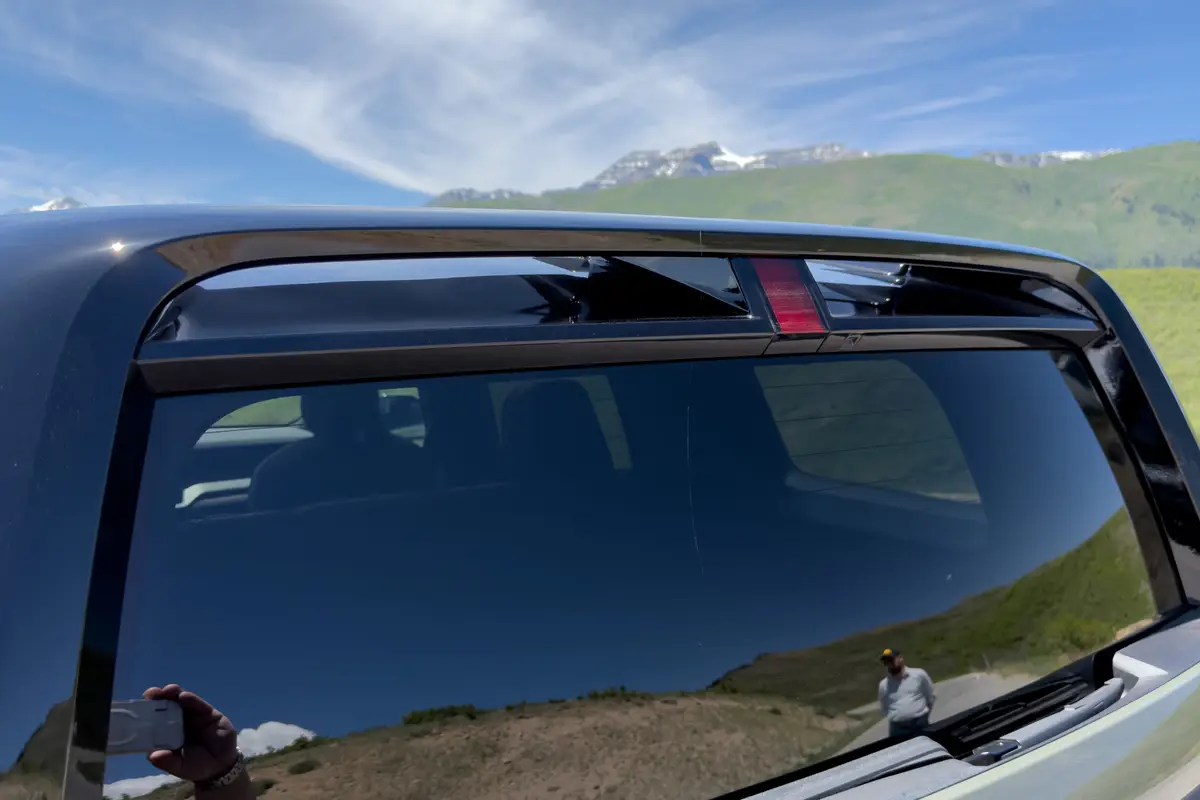 rivian r2 performance launch edition 2027 18 exterior rear scaled jpg