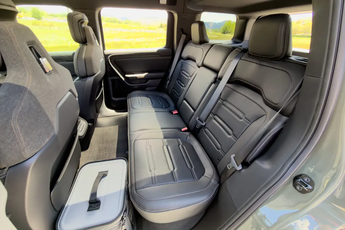 rivian r2 performance launch edition 2027 32 interior backseat jpg