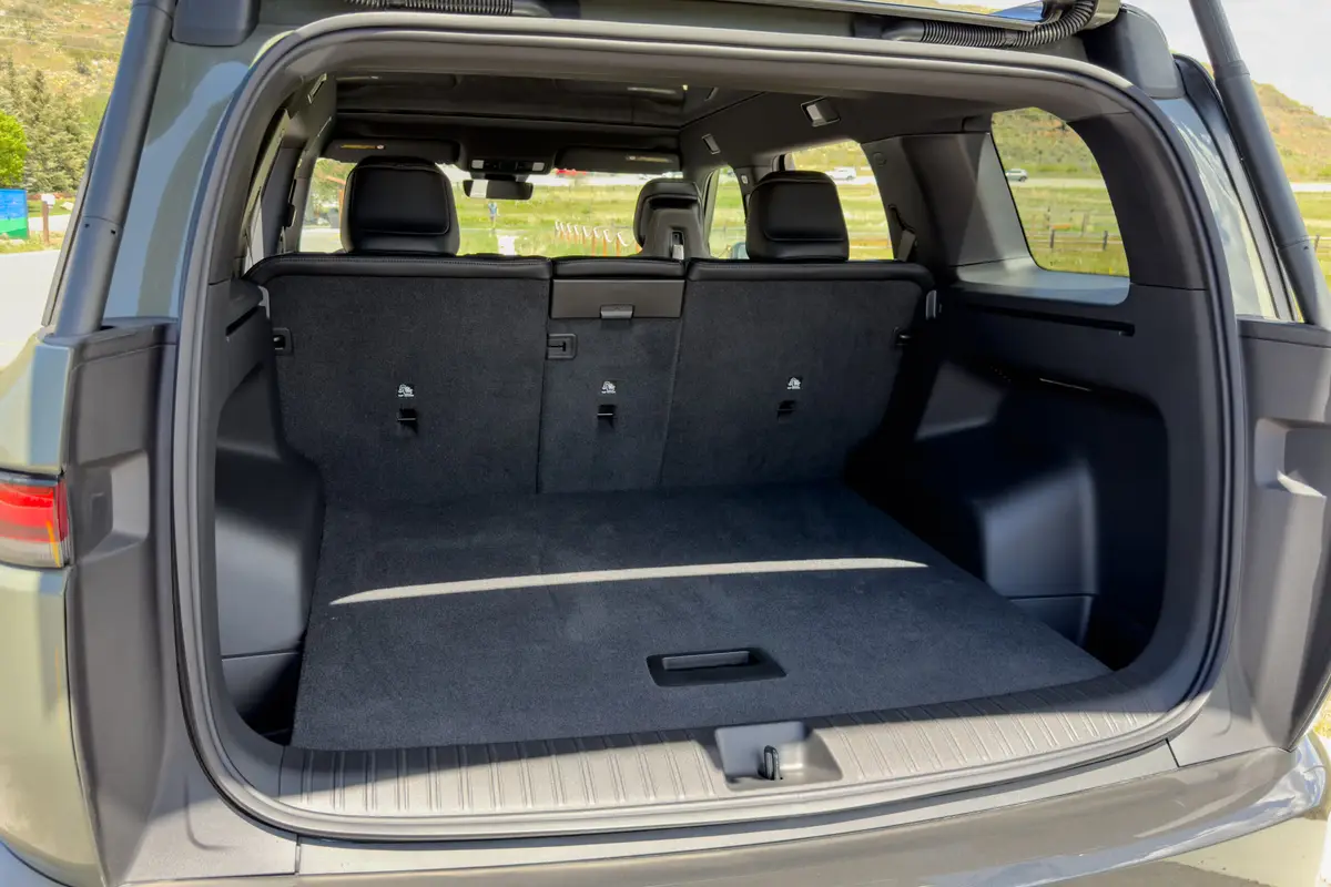 rivian r2 performance launch edition 2027 33 interior cargo scaled jpg