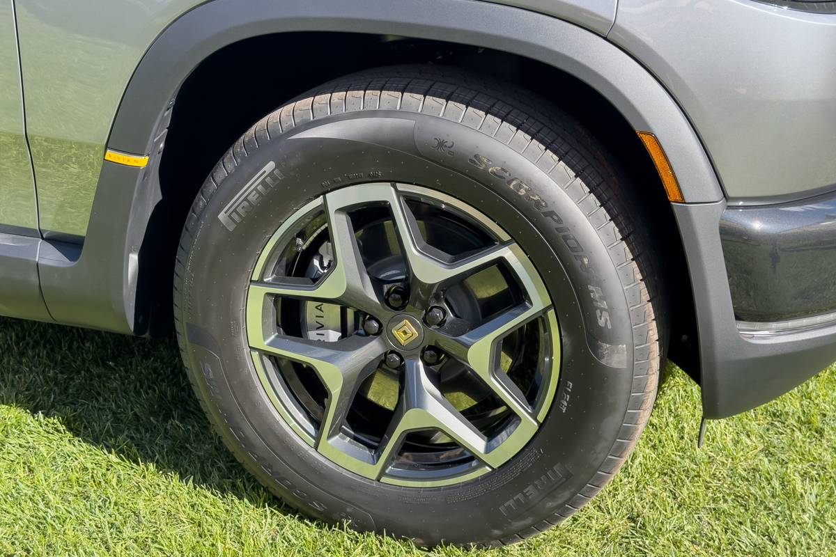 rivian r2 standard 2027 36 exterior wheel scaled jpg