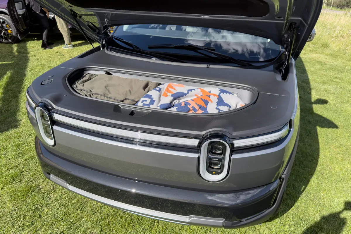 rivian r2 standard 2027 37 interior frunk scaled jpg