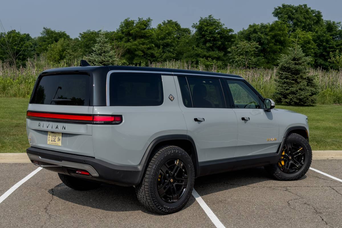 2023 Rivian R1S Review: Upstart’s Second Model Is Actually The Better ...