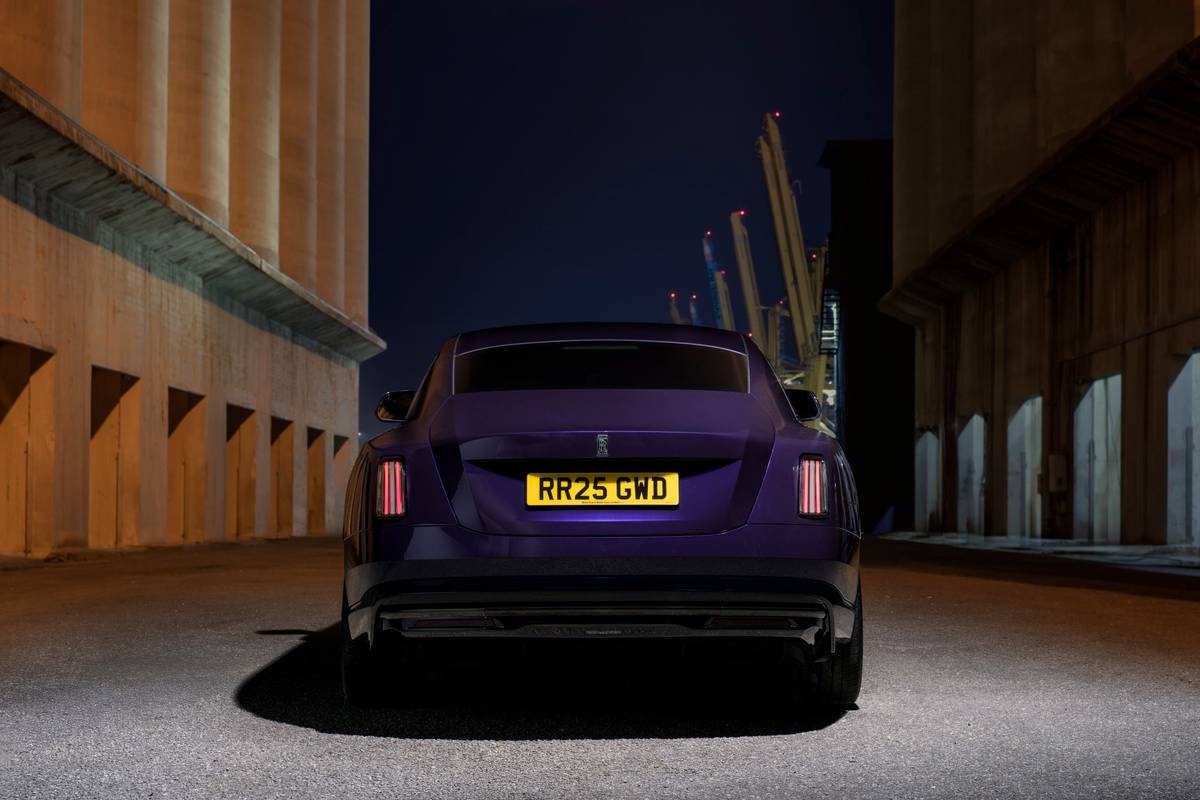rolls royce spectre black badge 2025 exterior oem 01 jpg