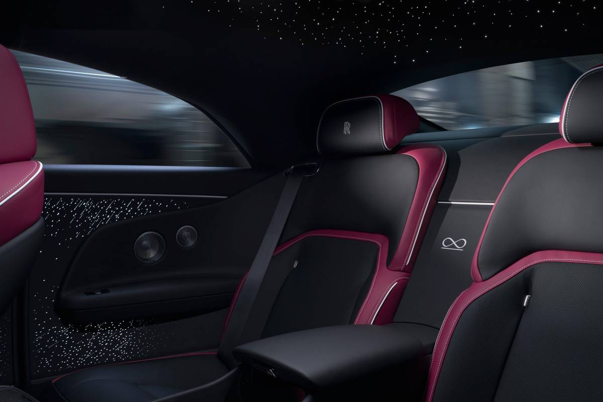 rolls royce spectre black badge 2025 interior oem 07 jpg