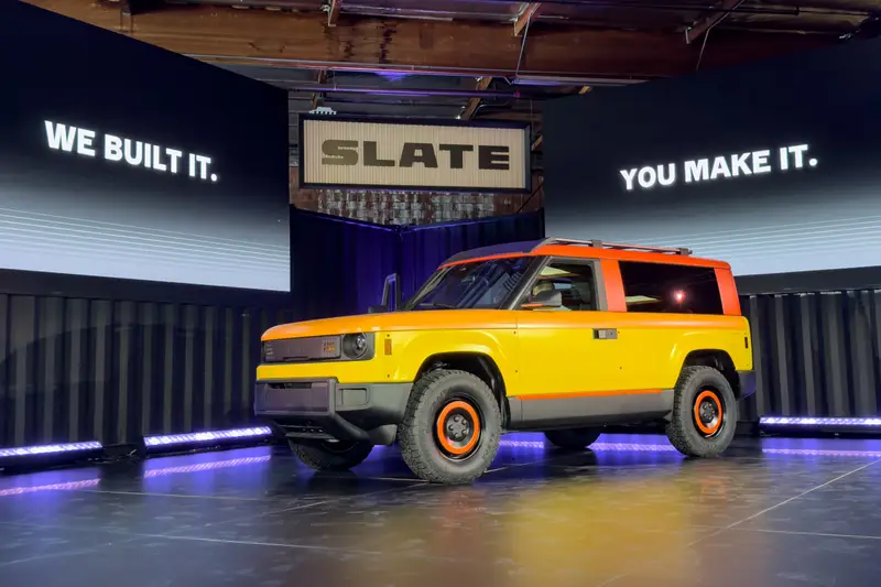 slate-truck-2027-07-exterior-front-angle