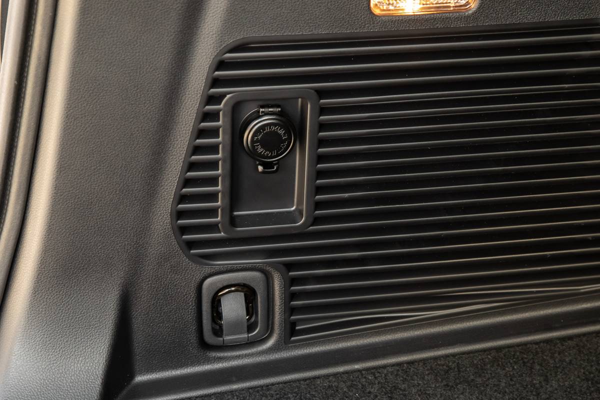 subaru ascent touring awd 2020 50 interior outlet trunk jpg