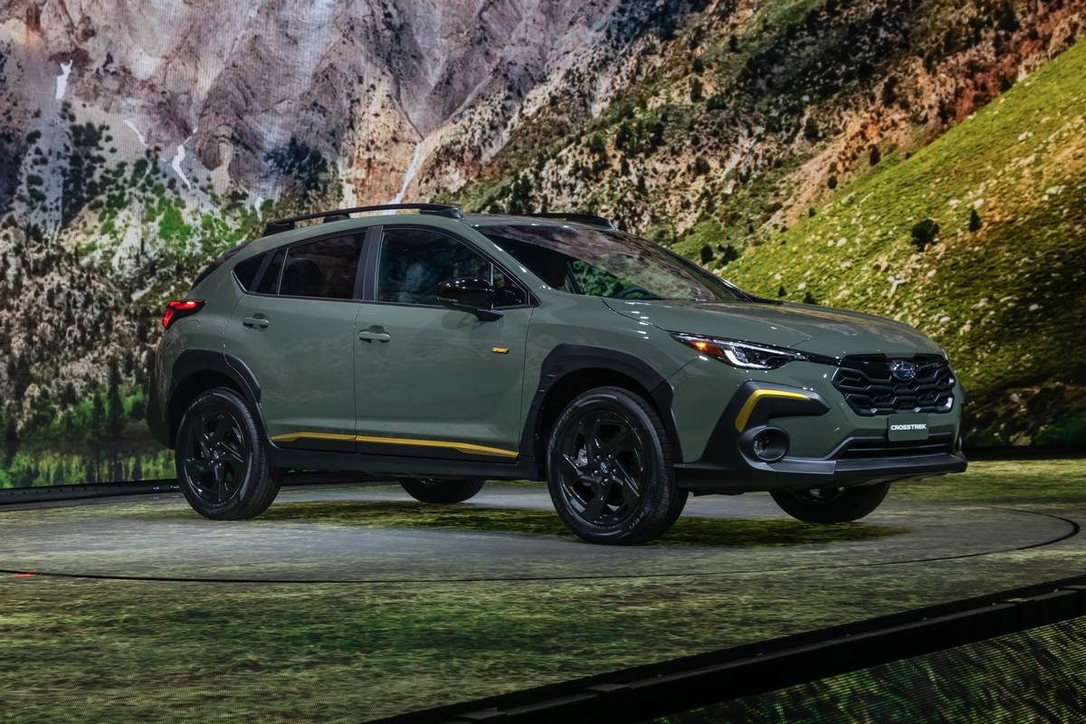 subaru crosstrek 2024 03 exterior front angle jpg