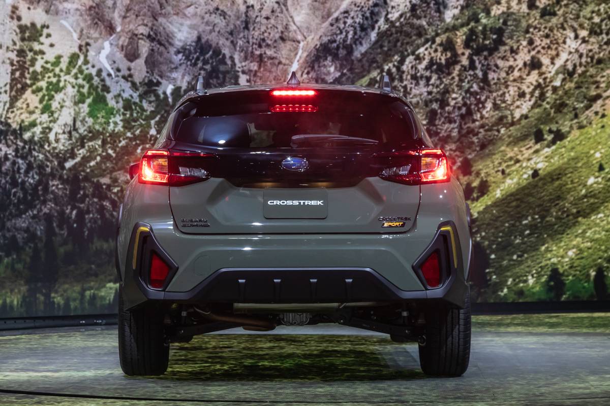 subaru crosstrek 2024 13 exterior rear jpg