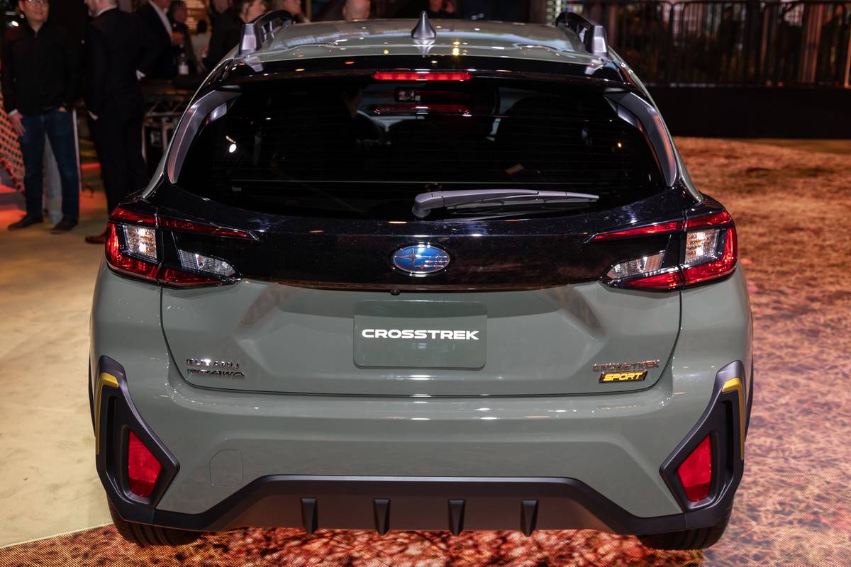 subaru crosstrek 2024 14 exterior rear jpg
