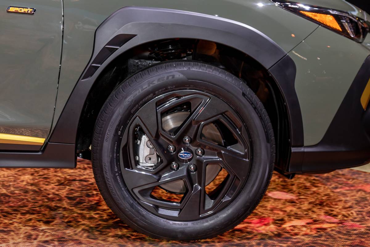 subaru crosstrek 2024 17 exterior wheel jpg