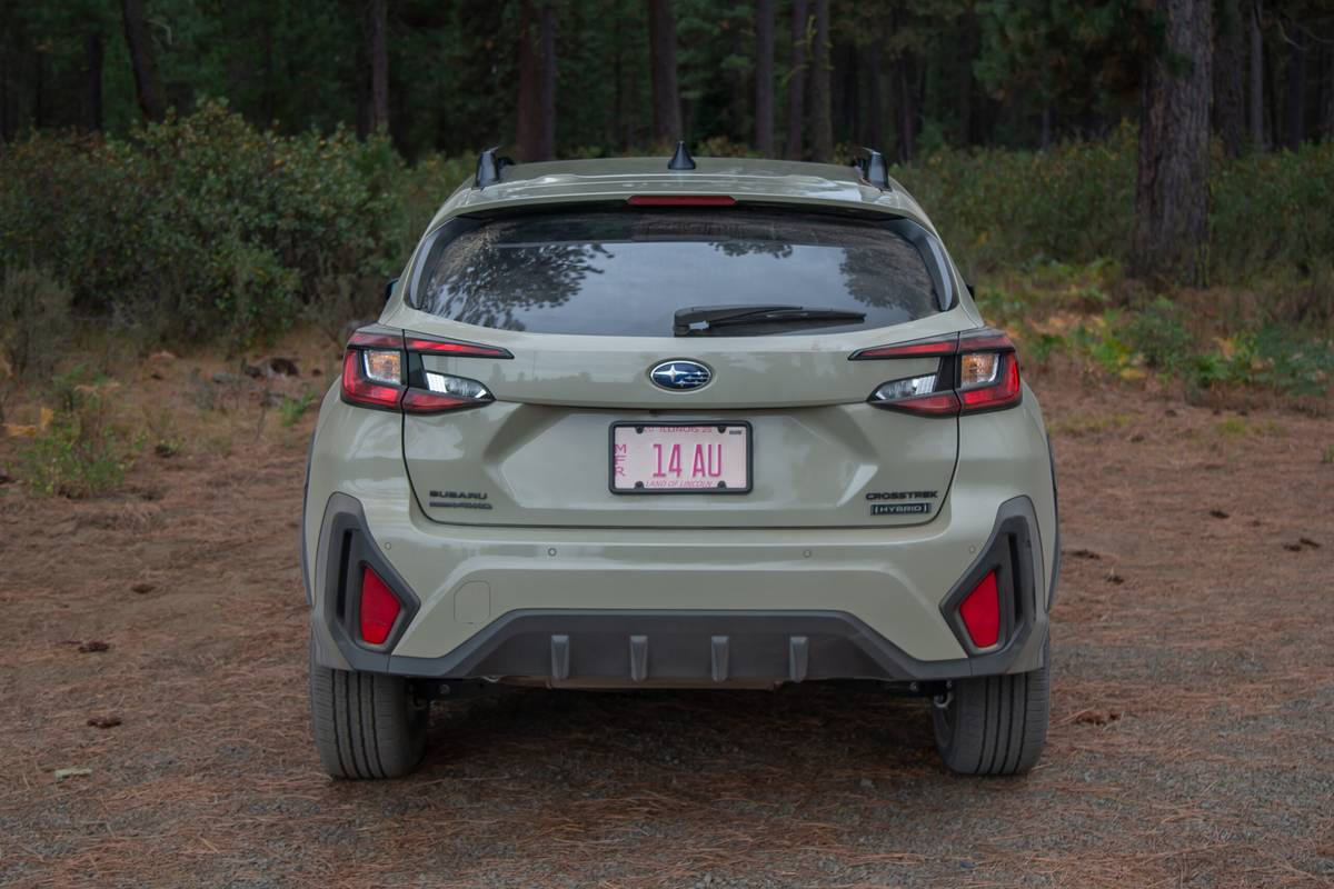 subaru crosstrek hybrid 2026 08 exterior rear green scaled jpg