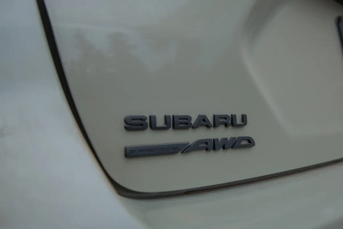 subaru crosstrek hybrid 2026 09 exterior rear badge green scaled jpg