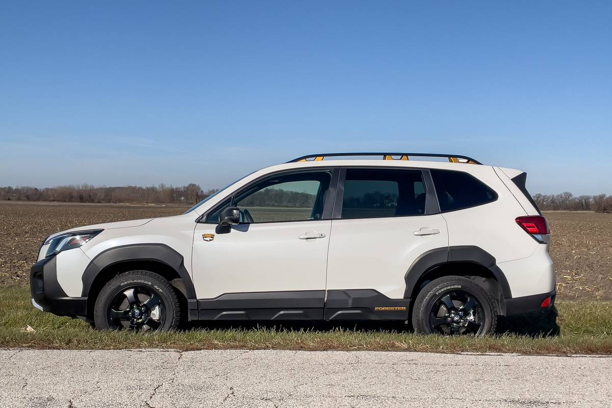 subaru-forester-wilderness-2022-05-exterior-profile-suv-white