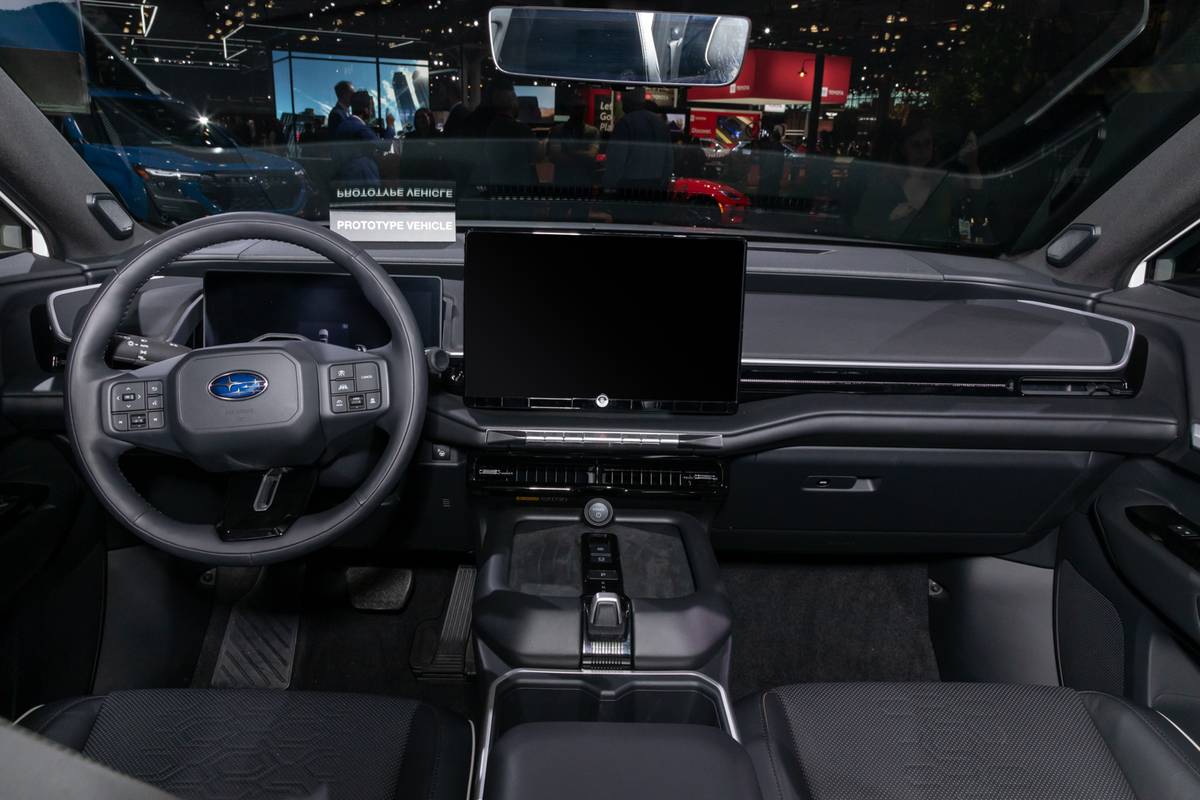 subaru getaway 2027 09 interior front row jpg