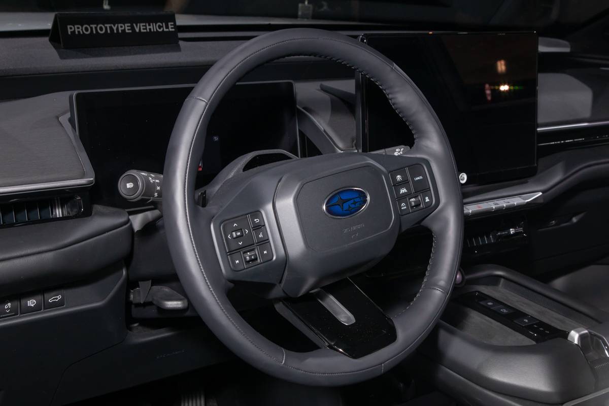subaru getaway 2027 15 interior steering wheel jpg