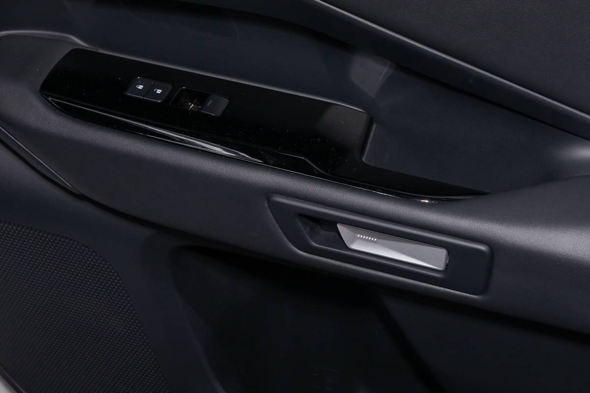 subaru getaway 2027 20 interior door jpg