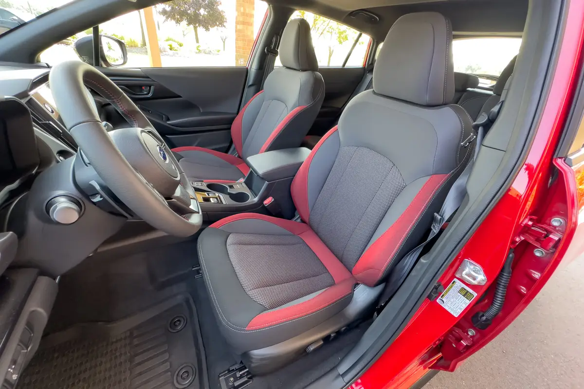 subaru impreza rs 2025 14 interior front row seat scaled jpg