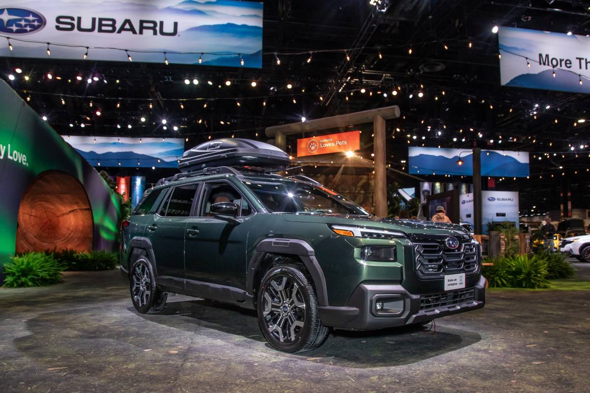 subaru outback 2026 01 exterior front angle cas jpg