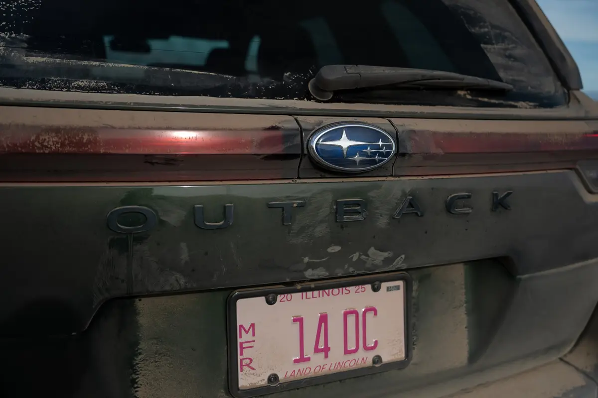 subaru outback 2026 08 exterior rear badge green scaled jpg